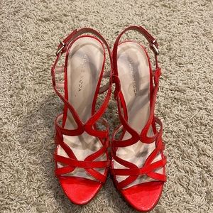 Pelle Moda Heels/ Red/7.5